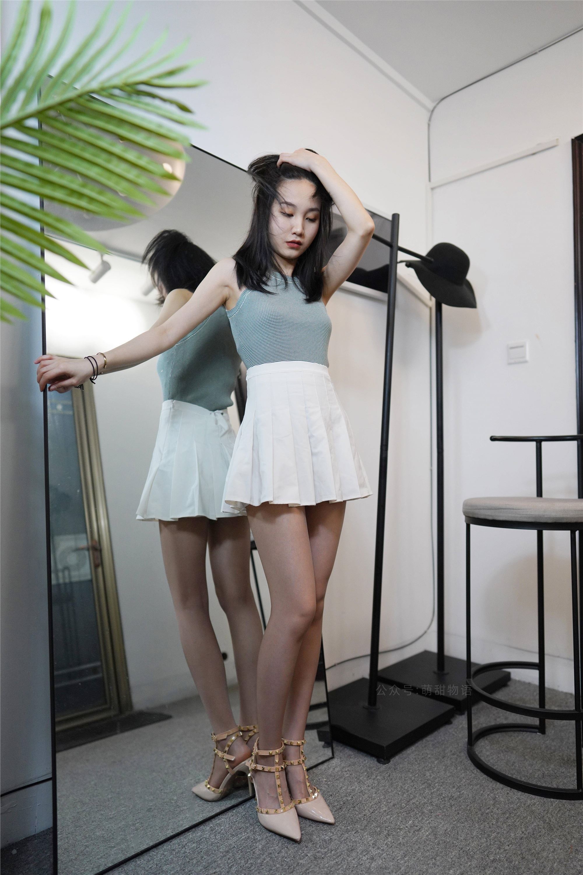 萌甜物语 XM144《对着镜子秀一下-腿腿》